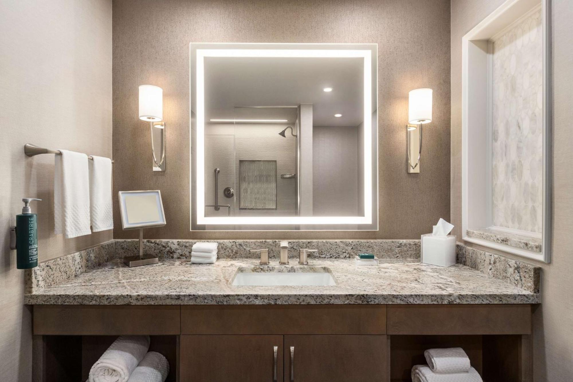 Hilton Dfw Lakes Executive Conference Center Grapevine Exterior photo